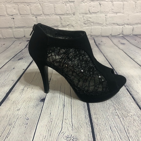 iZ Lizminelli Shoes - Black heels  Size 8